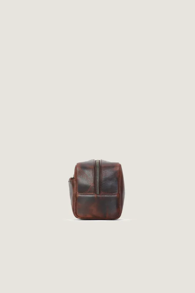 Greenwich Leather Wash Bag – Travel bag – Distressed Brown – view 3