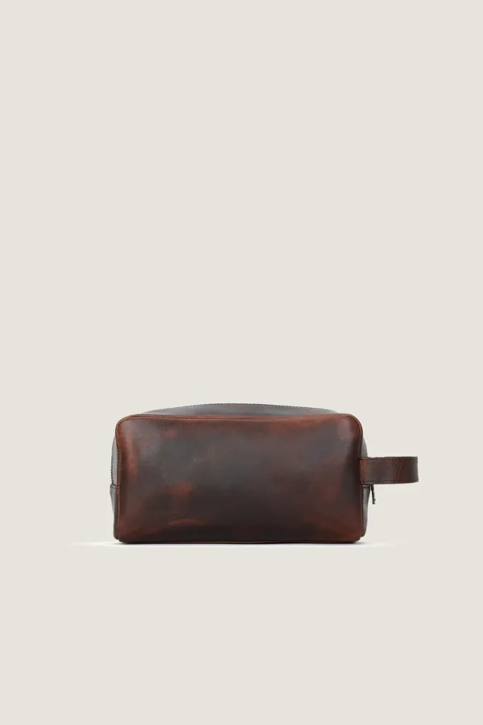 Greenwich Leather Wash Bag – Travel bag – Distressed Brown – view 4