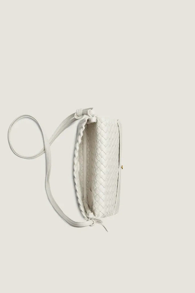 Chepstow Messenger Leather Crossbody Bag – White – view 2