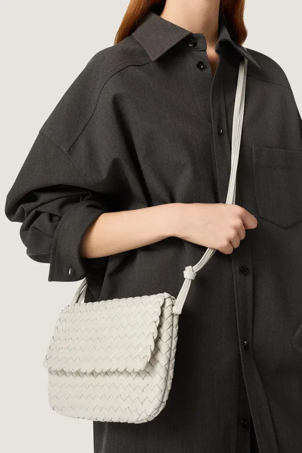 Chepstow Messenger Leather Crossbody Bag – White – view 3