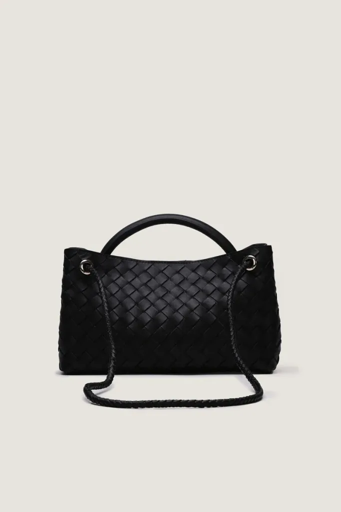Princes Square East-West Leather Handbag – Black – view 4